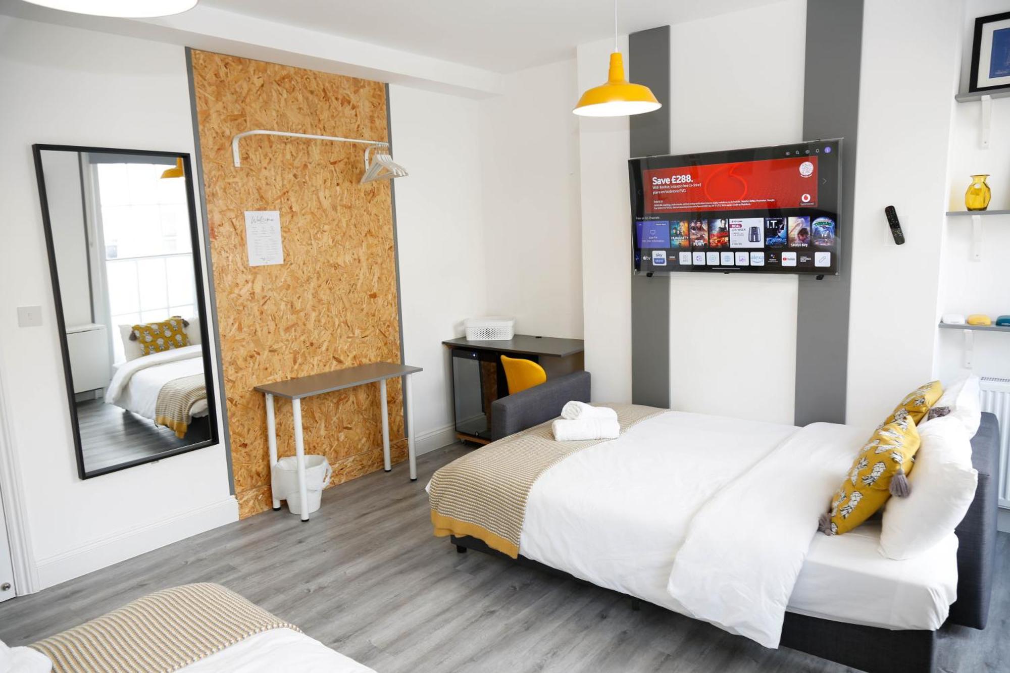 Luxury Rooms In Camden Town Near Shops, Cafes, Bars & Metro With Shared Bathrooms London Exterior photo