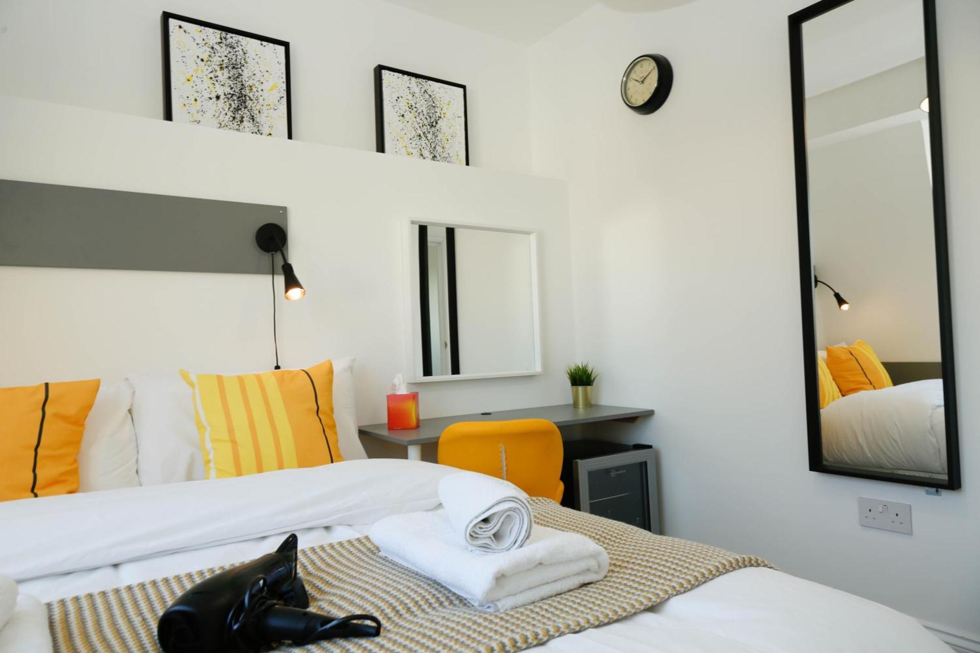 Luxury Rooms In Camden Town Near Shops, Cafes, Bars & Metro With Shared Bathrooms London Exterior photo